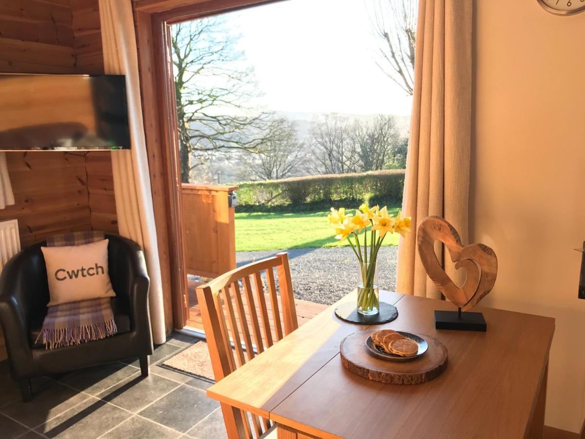 Swansea Log Cabin Pontardawe Esterno foto