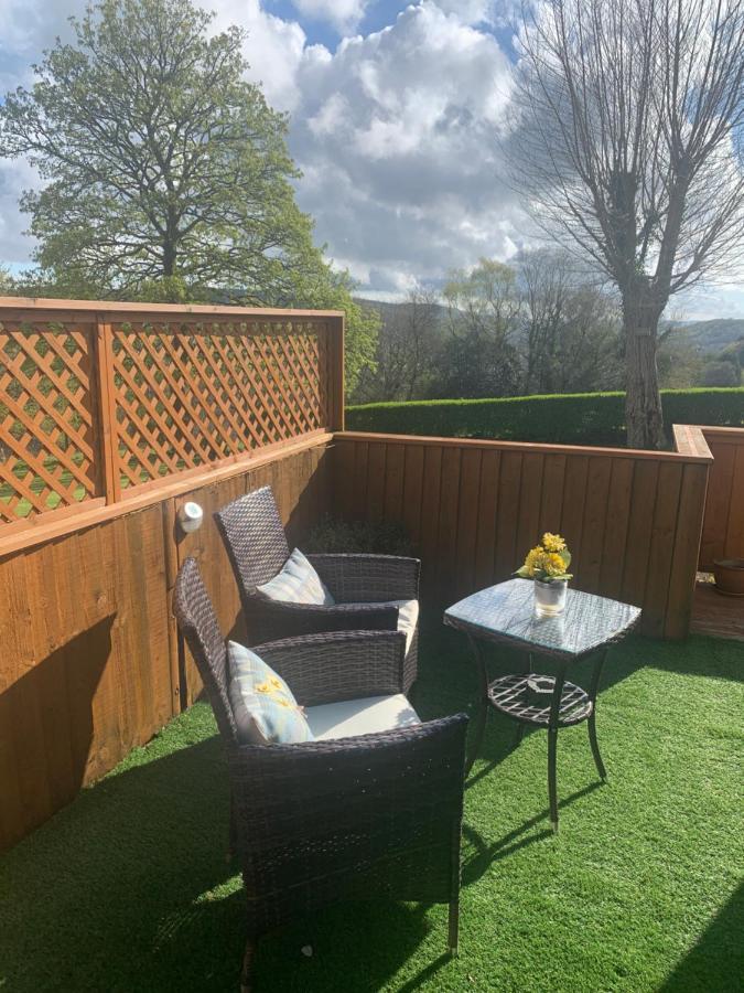 Swansea Log Cabin Pontardawe Esterno foto