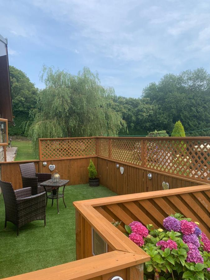 Swansea Log Cabin Pontardawe Esterno foto