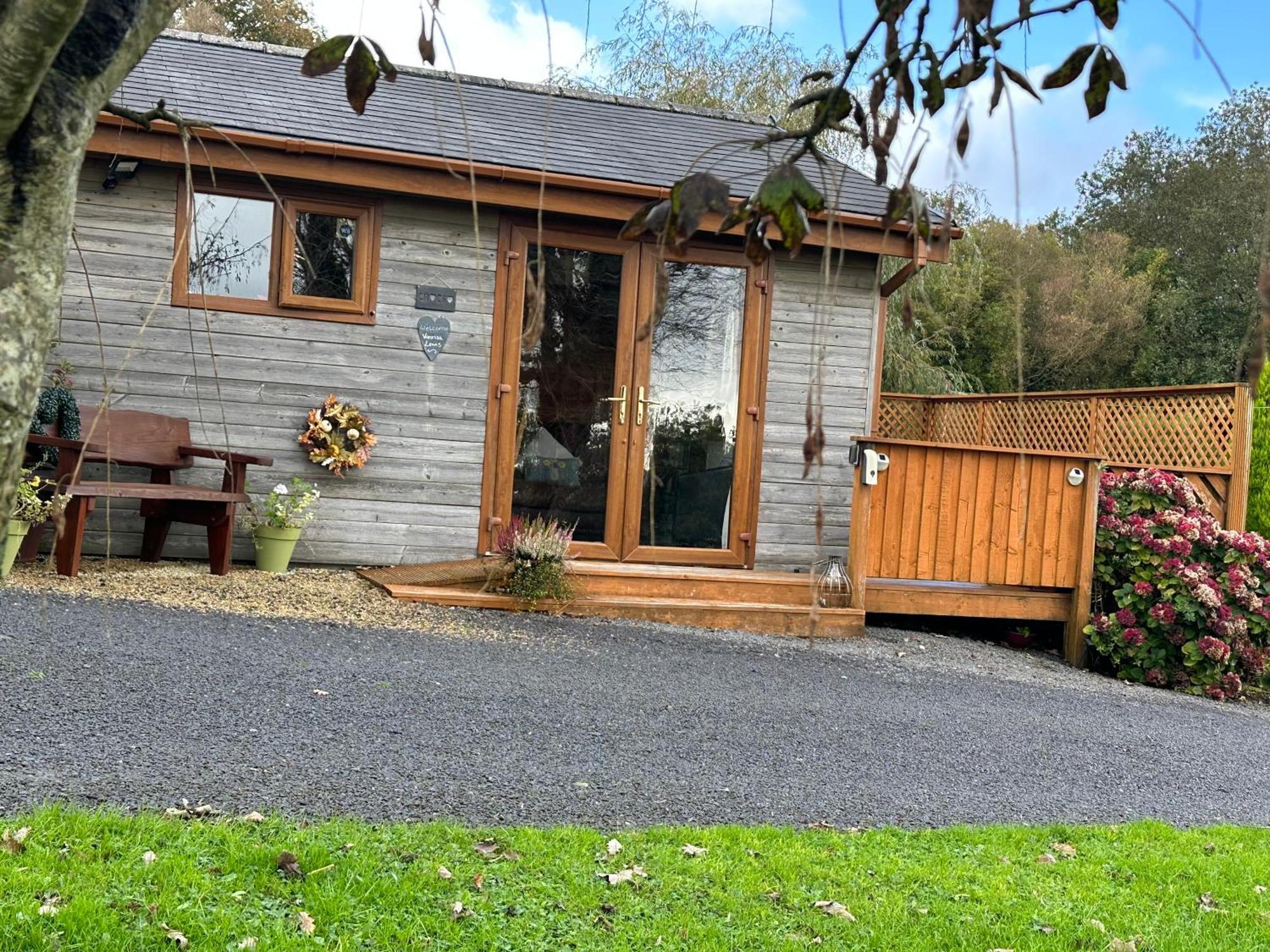 Swansea Log Cabin Pontardawe Esterno foto